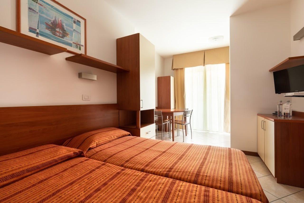 Hotel Sheila Лідо-ді-Єзоло Екстер'єр фото