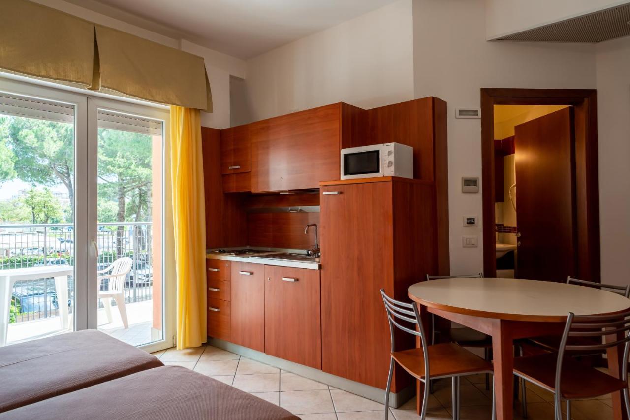 Hotel Sheila Лідо-ді-Єзоло Екстер'єр фото