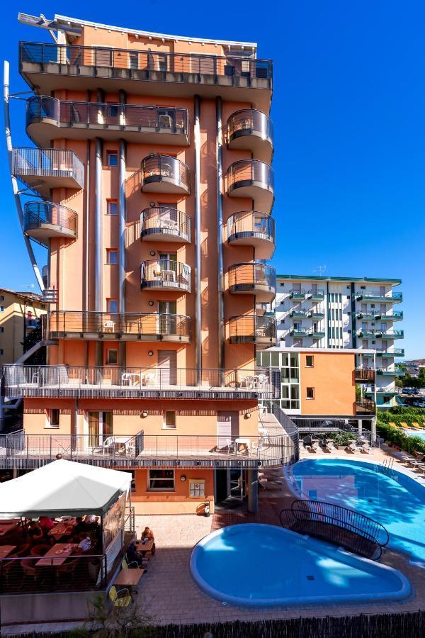 Hotel Sheila Лідо-ді-Єзоло Екстер'єр фото
