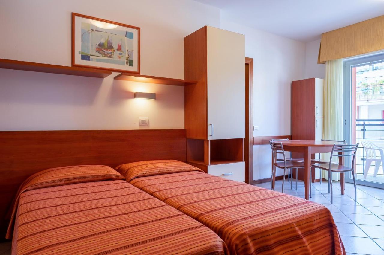 Hotel Sheila Лідо-ді-Єзоло Екстер'єр фото